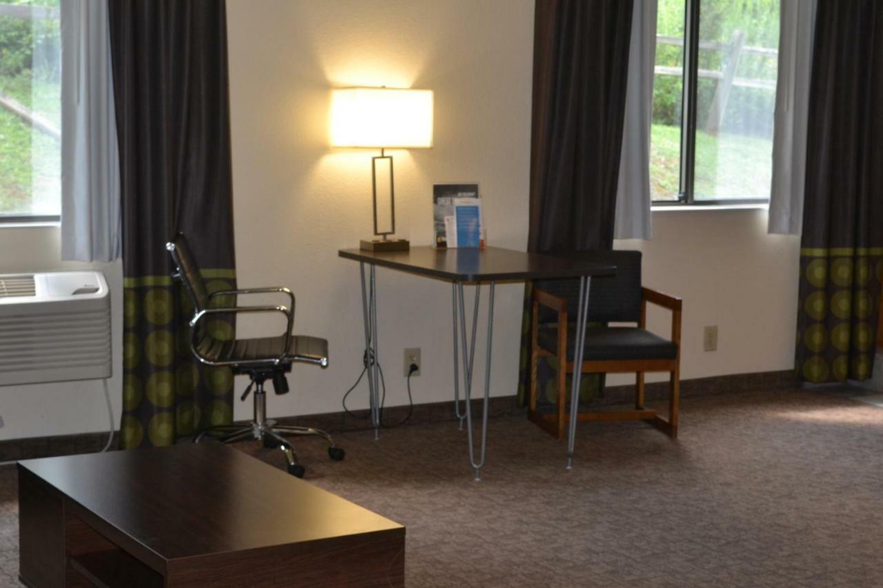 Super 8 By Wyndham Lebanon Hotel Buitenkant foto