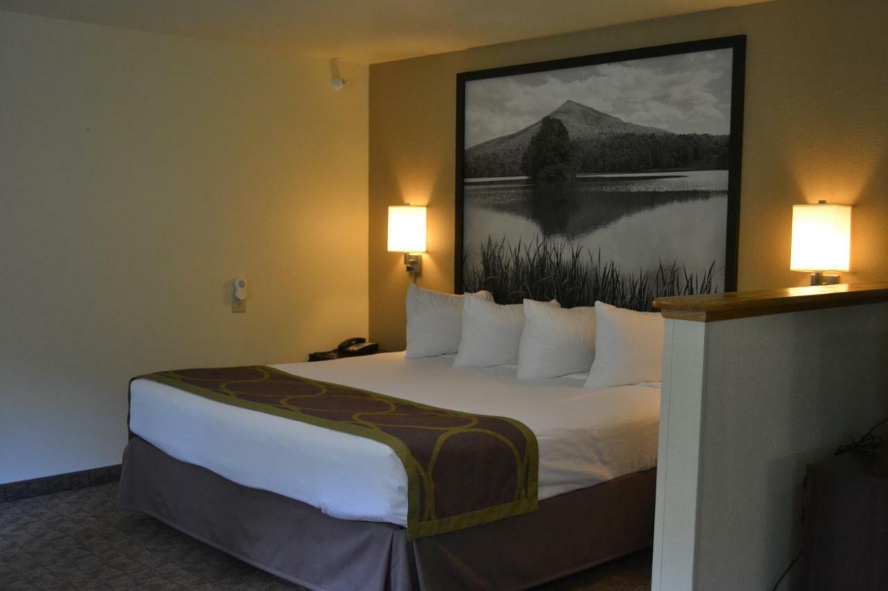 Super 8 By Wyndham Lebanon Hotel Buitenkant foto
